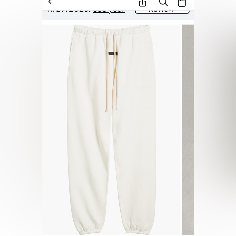 Fear of God Essential sweatpants in Cloud Dancer